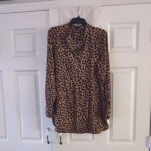 Ann Taylor Leopard Print Tunic Blouse. Size L. Cuffed Sleeves. Beautiful